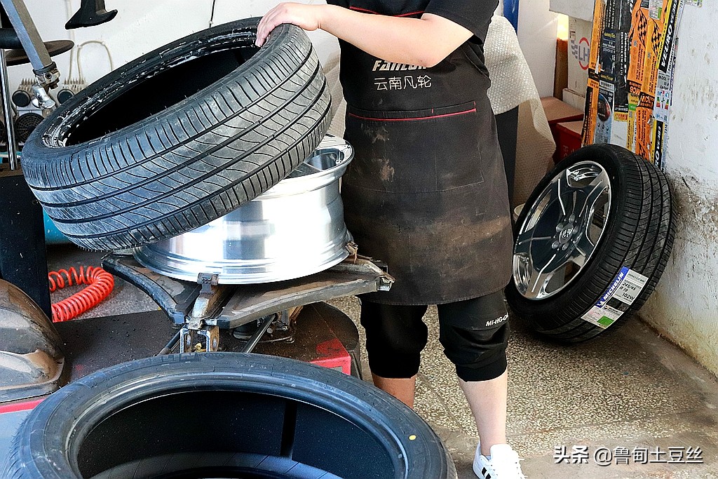 奔驰威霆轮胎升级,威霆升级轮毂案例