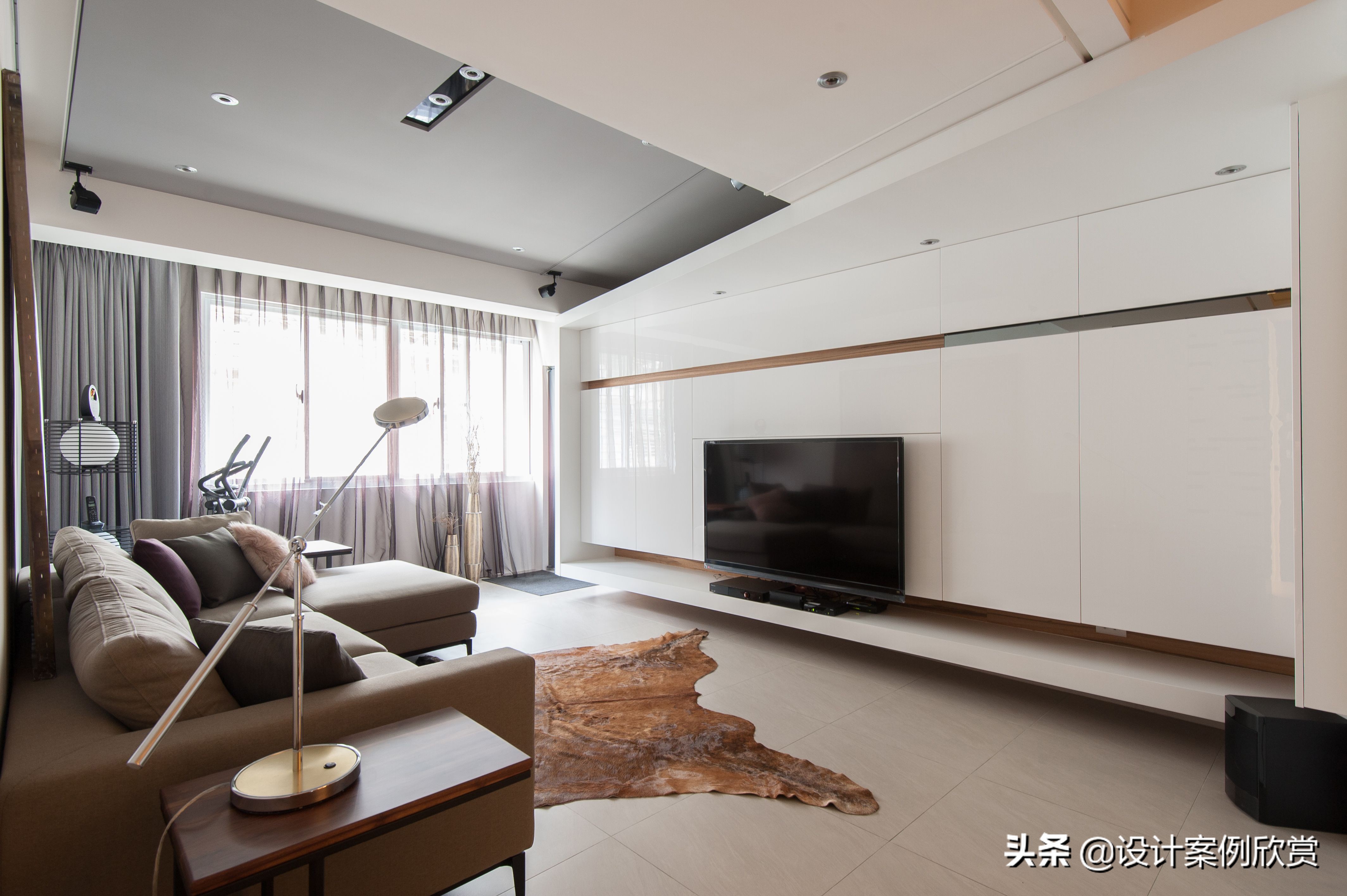 艺术漆电视背景墙效果图现代客厅,现代装修风格客厅沙发背景墙挂画