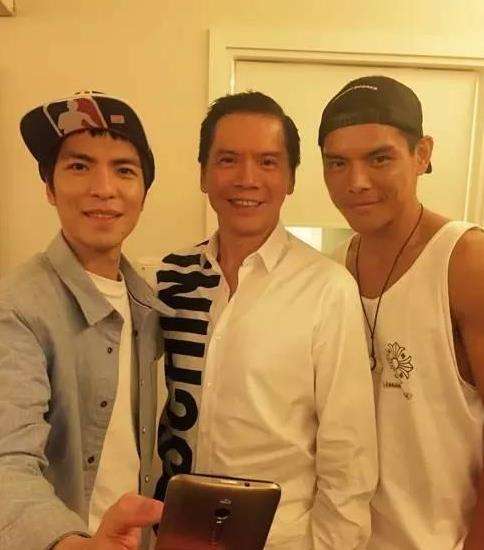 向佐一身肌肉怎么锻炼的,向佐健身练腰