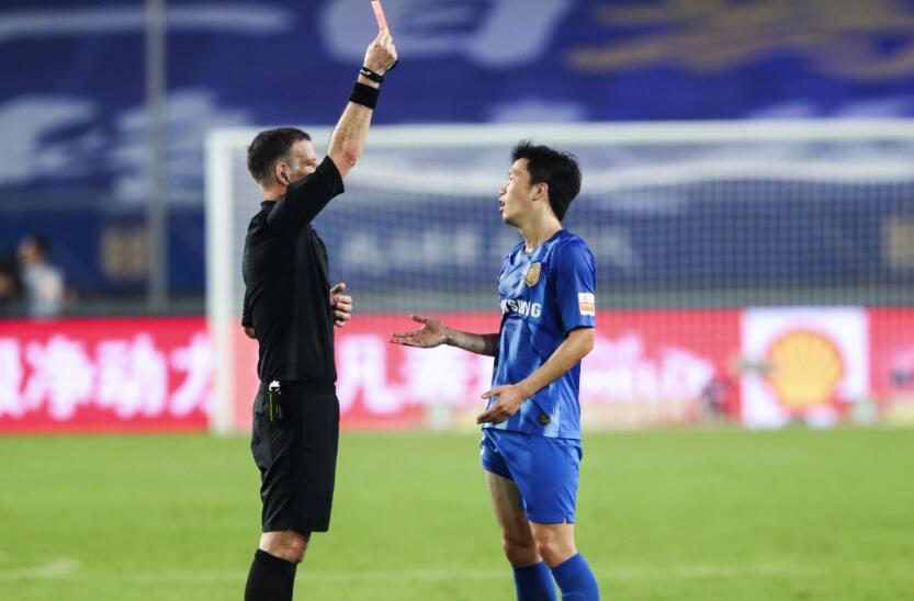 上海上港主裁判,上港国安大战主裁判引争议视频