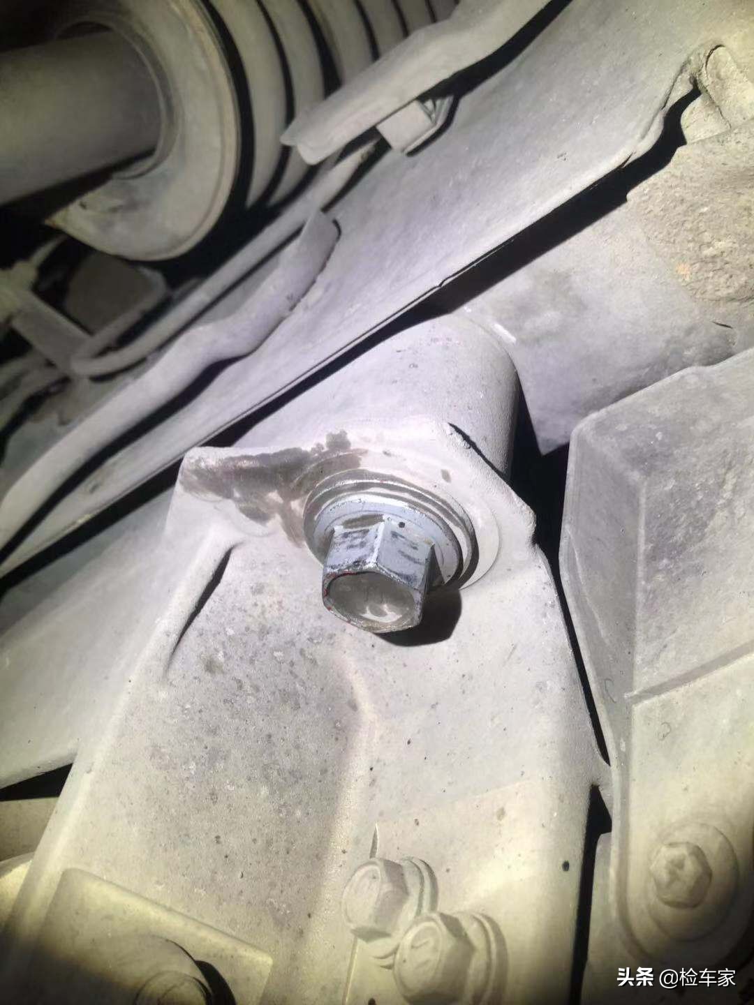 曾经150万的D级行政轿车,十三年后标价21万,网友:招司机吗?