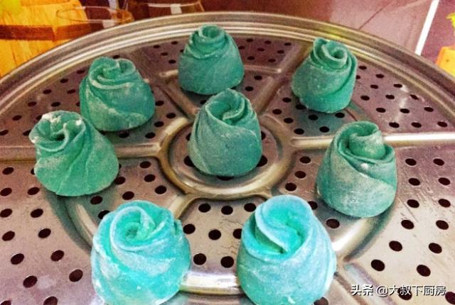 紫甘蓝花卷的做法,紫甘蓝拌花卷的做法和配料