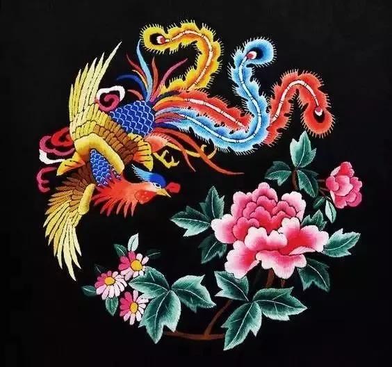 什么是服装刺绣设计,当刺绣遇见服装设计效果会怎样呢