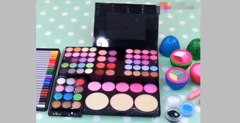 给娃娃化妆打扮成叶罗丽公主,芭比娃娃化妆秀打扮成小姑娘