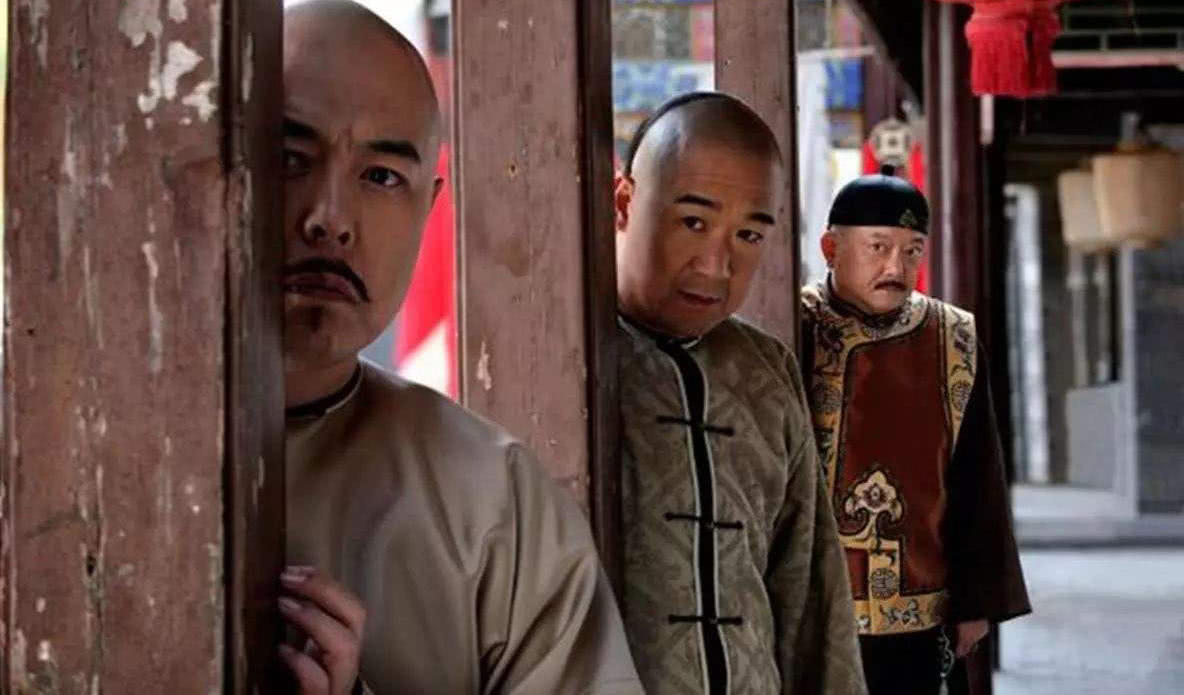 寮犻搧鏋椾笌8涓コ鏈嬪弸杩戠収,寮犻搧鏋楁渶婕備寒濂冲弸