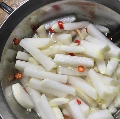 正宗的酸辣泡萝卜怎么泡,大厨教你泡萝卜的正确配方