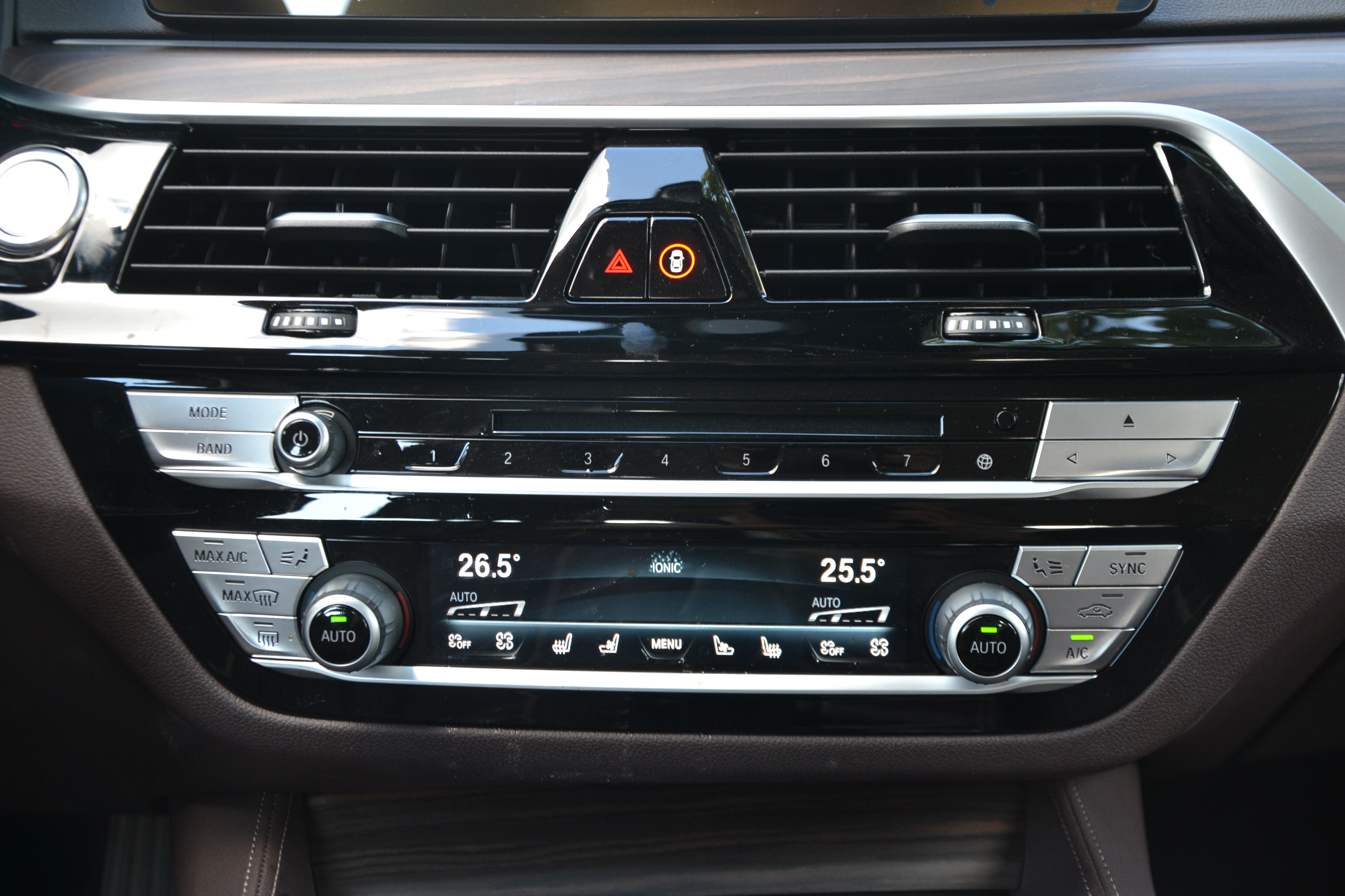 宝马530le混动可以边跑边充电吗,宝马530le新能源驾驶感受