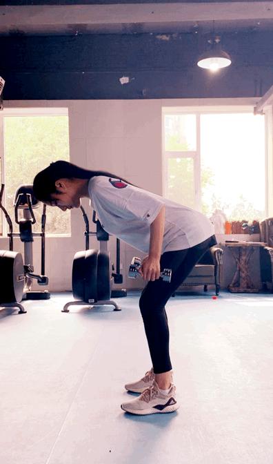 蝴蝶袖、拜拜肉怎么办？6个动作轻松搞定，简单实用，快速见效