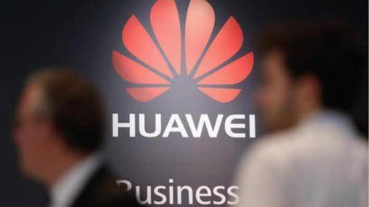 华为任正非中年危机,任正非带领华为披荆斩棘