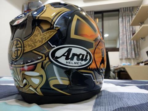 rx7x是街盔还是赛盔,arairx-7x头盔带刀侍卫拆箱