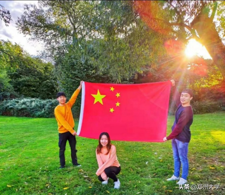 祖国,世界各地的郑大人为您送上祝福!