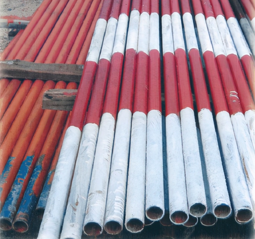 满堂脚手架搭设规范要求方案ppt版,大跨度满堂脚手架搭设施工方案