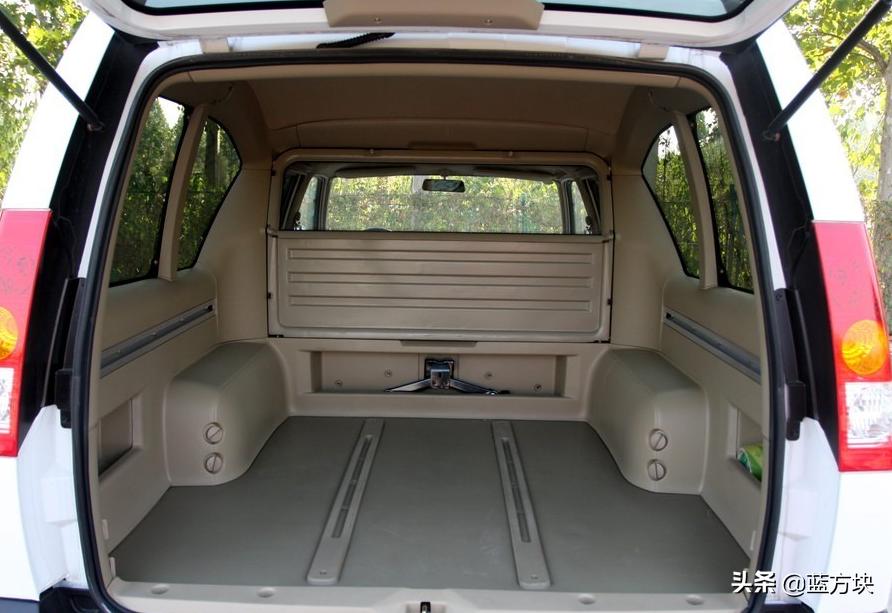 郑州日产nissannv200,nissan日产2.0