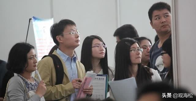 报考大学里的辅导员？是“铁饭碗”，但有三点不好的地方需要注意