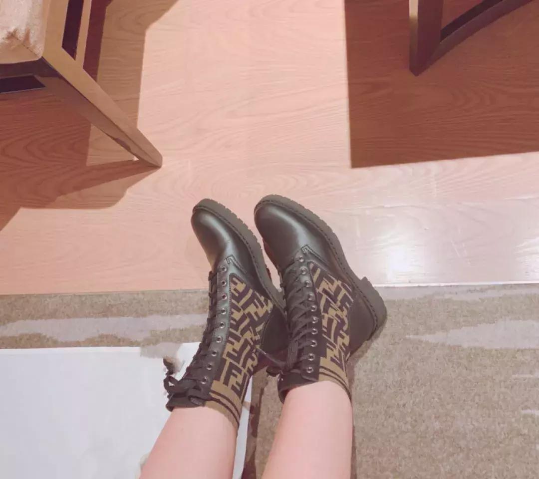 女生买马丁靴,卖女士马丁靴的