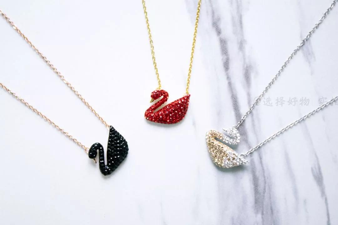 顶级模特的走秀翻车现场,女明星红毯走秀翻车事件