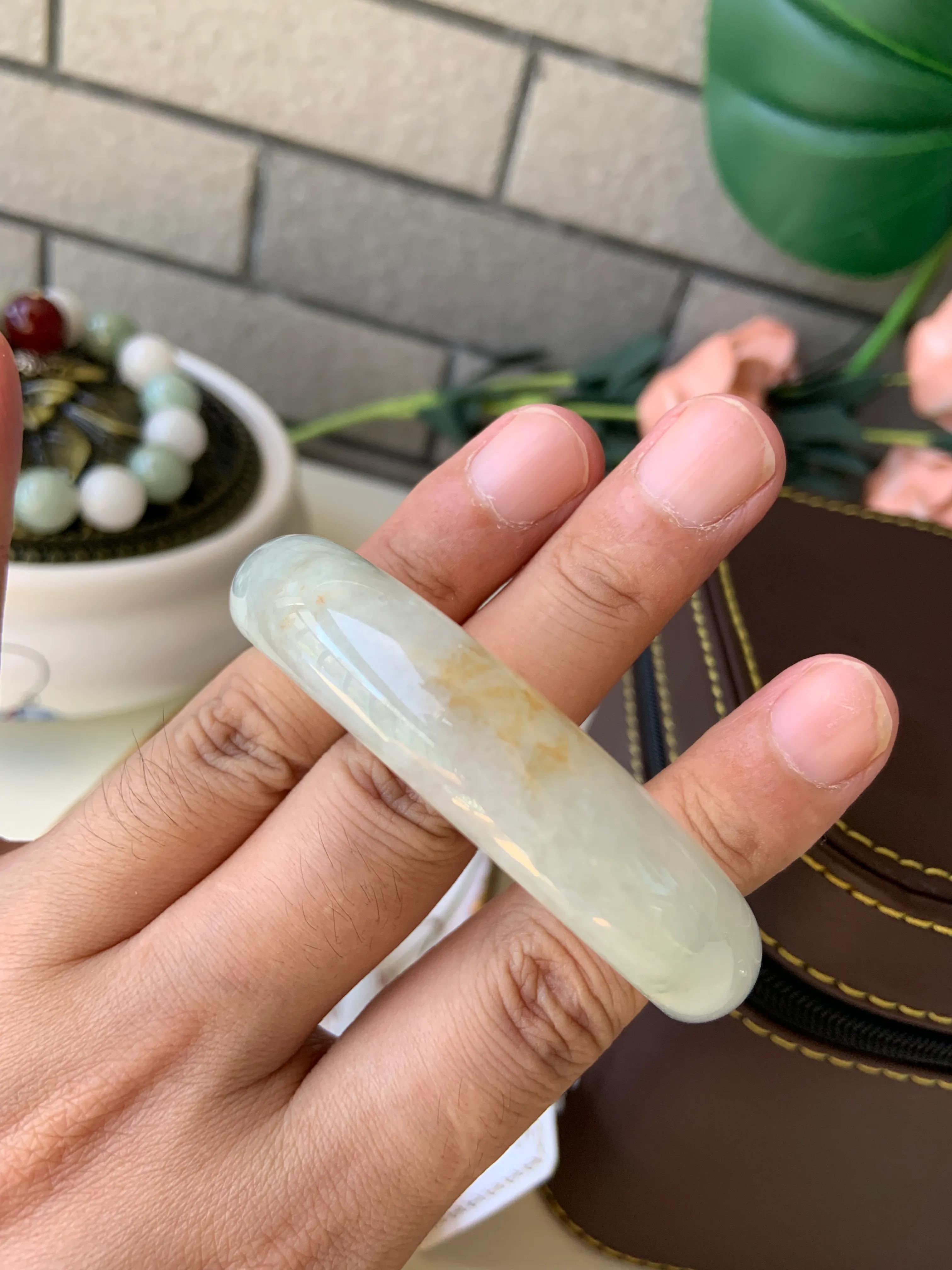 缅甸天然翡翠a货黄加绿手镯,缅甸翡翠手镯a级真品带黄翡