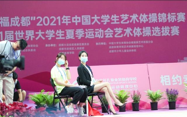 她曾是体操女神,她是北体校花因一字马爆红