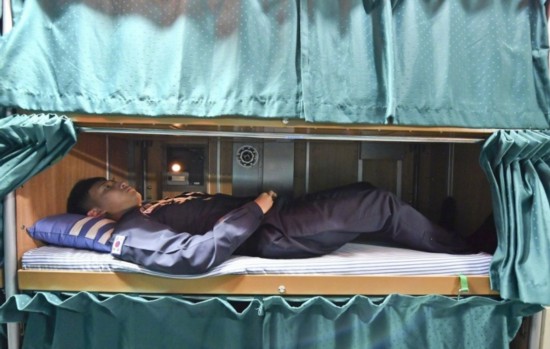 环境差工资待遇低,潜艇兵的真实待遇