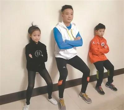 白岩松每次跑步5-10公里,白岩松静蹲锻炼原版