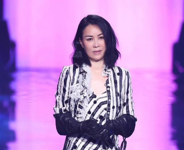 深爱高峰多年为他未婚生子的那英，为何转身嫁给备胎多年的孟桐？