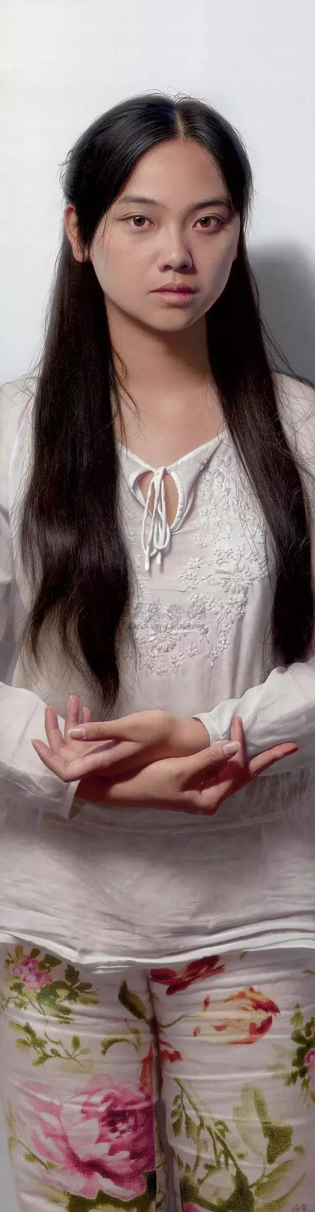 冷军的超写实绘画是造假的?画画40年代的作品都在这了,你来鉴别