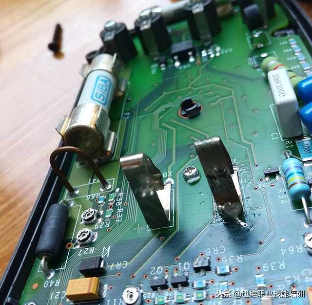 fluke万用表15b+和18b+的区别,fluke万用表和国产的对比