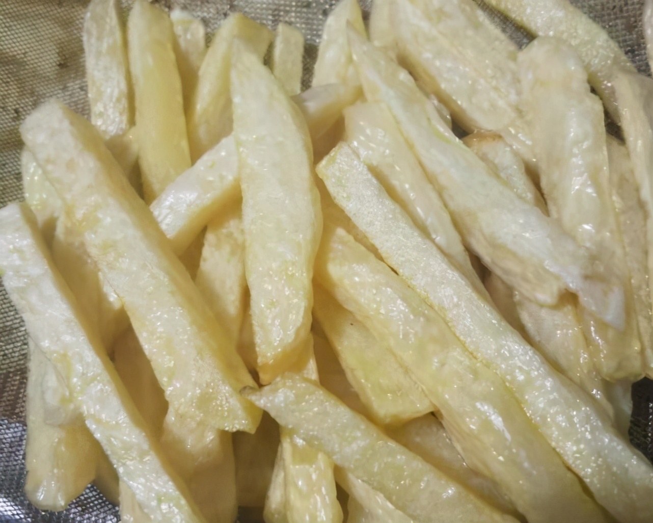 一个土豆做一盘薯条味道不输kfc,买回来的kfc薯条如何炸的好吃
