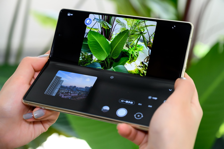 三星W215G评测：双卡双待双屏幕一切为商务而生