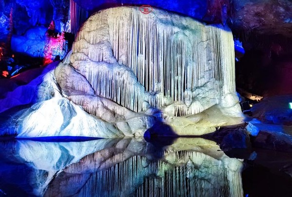 桐庐夜游富春山居景区,桐庐富春江夜游和白天游