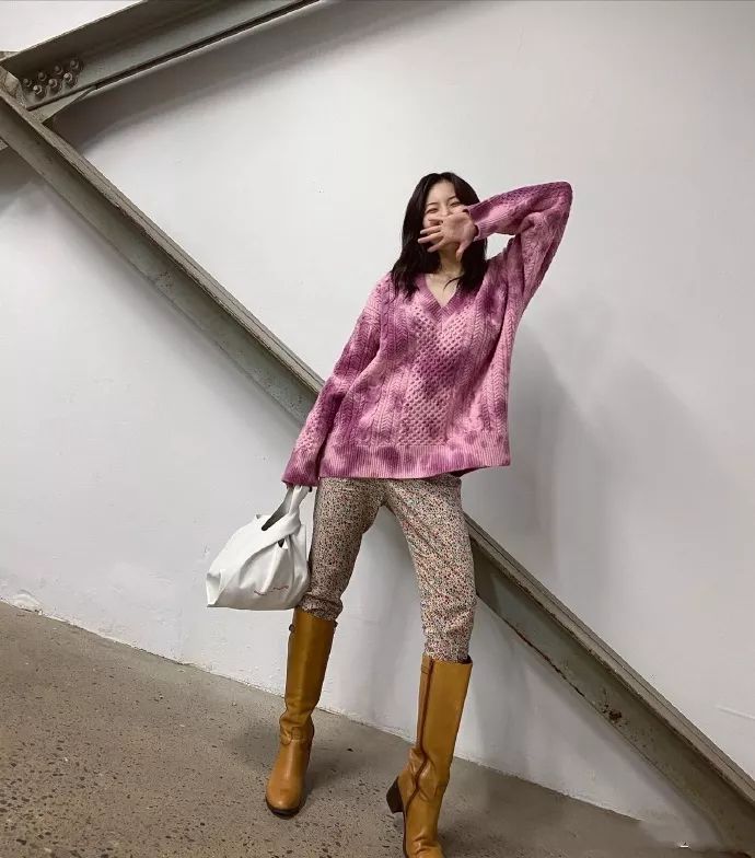 泫雅最新舞台黑色吊带裙,泫雅小野马舞蹈颜值