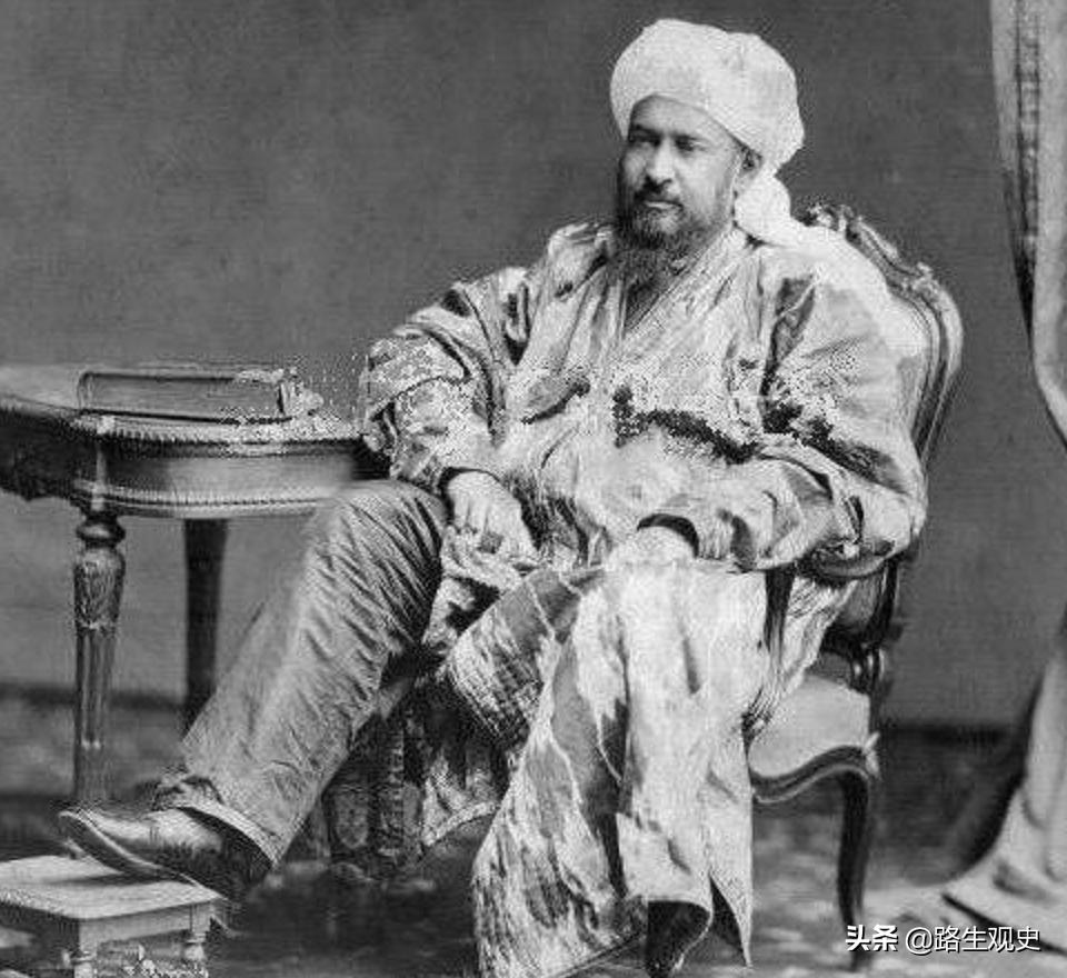 *疆新**各族人民在此人的统治下陷于绝境，1名健壮*奴男**仅售40枚银币