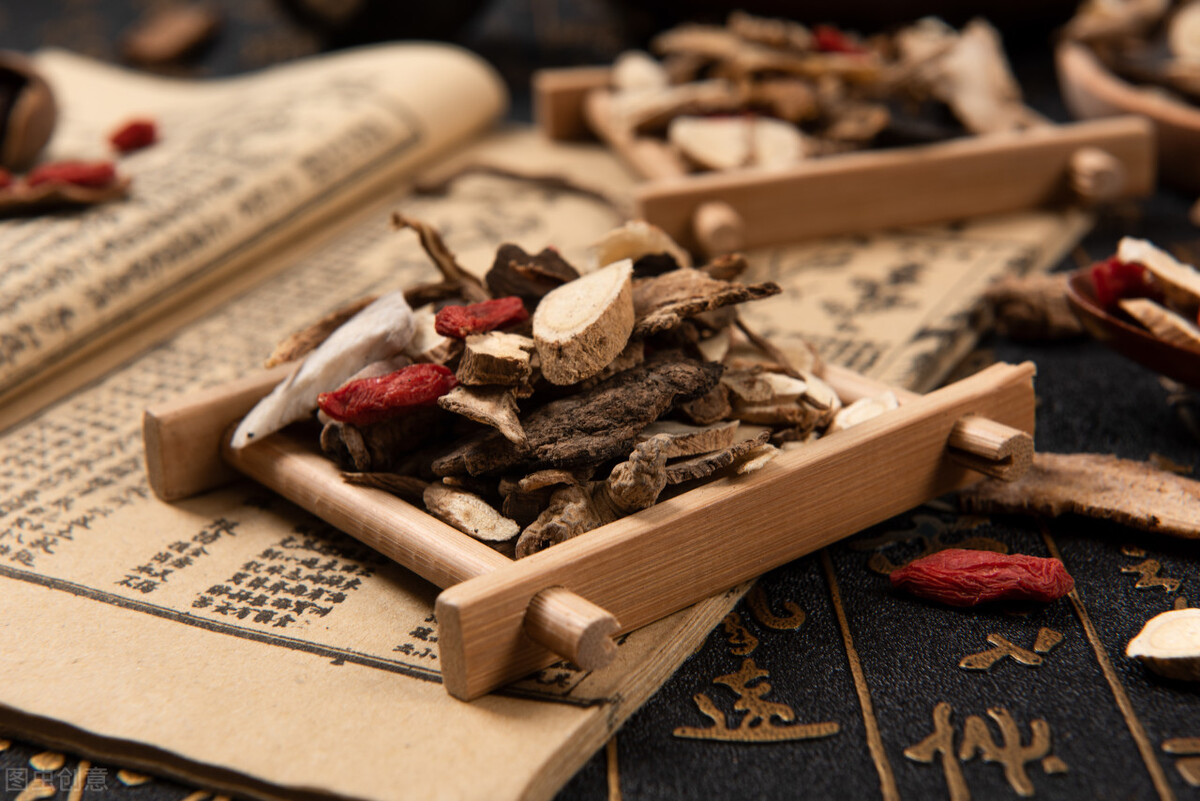 加减半夏泻心汤治疗肚子胀,半夏泻心汤治疗下腹坠胀医案