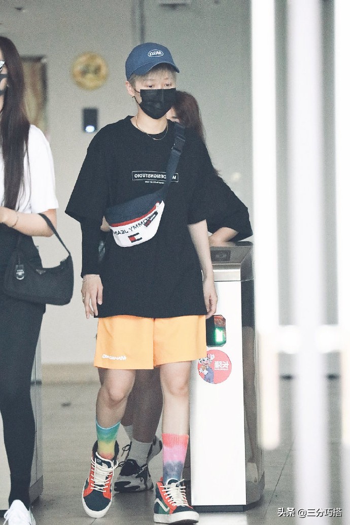 钟丽缇扮嫩扮出新高度,钟丽缇敢这样穿展示身材高贵优雅