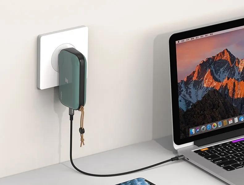 多功能充电宝任何设备都可以充电,三合一充电宝自带充电头