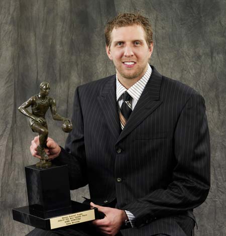 卡尔马龙和加内特谁的地位高,理性讨论谁的历史地位更高