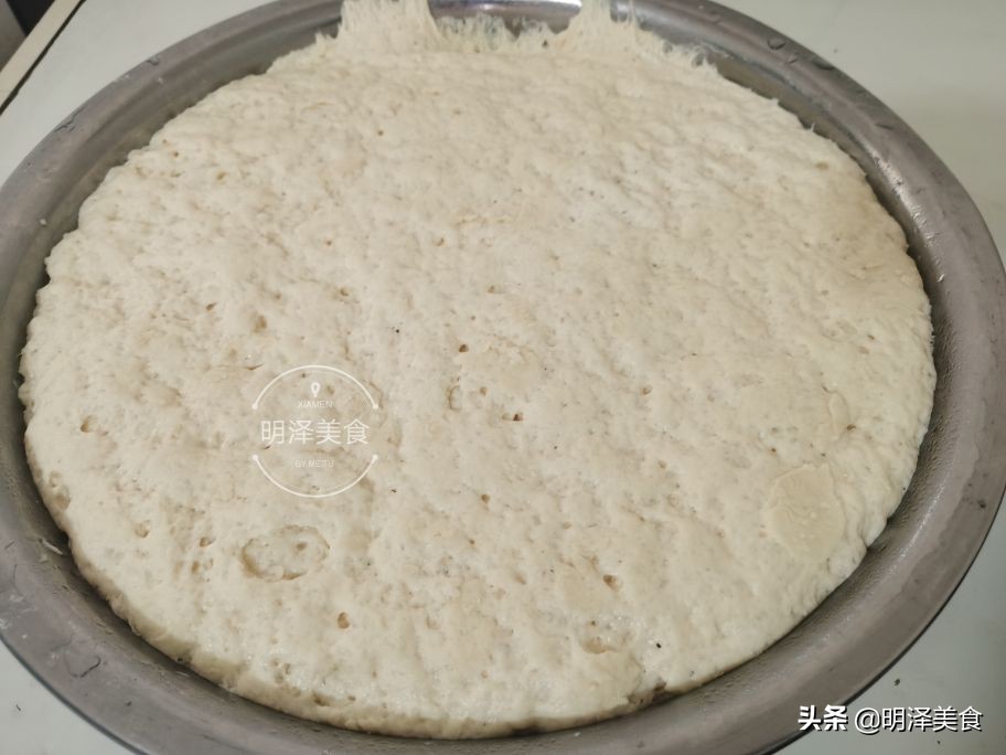 这种蔬菜很少生虫,用它做馅蒸包子,味道鲜香,我一次能吃四五个