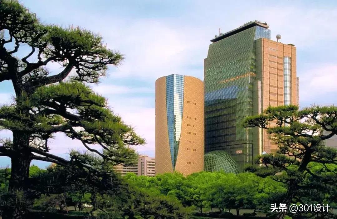 涓栫晫钁楀悕寤虹瓚澶у笀,鑷存暚澶у笀杩堝皵鏂埓缁存柉