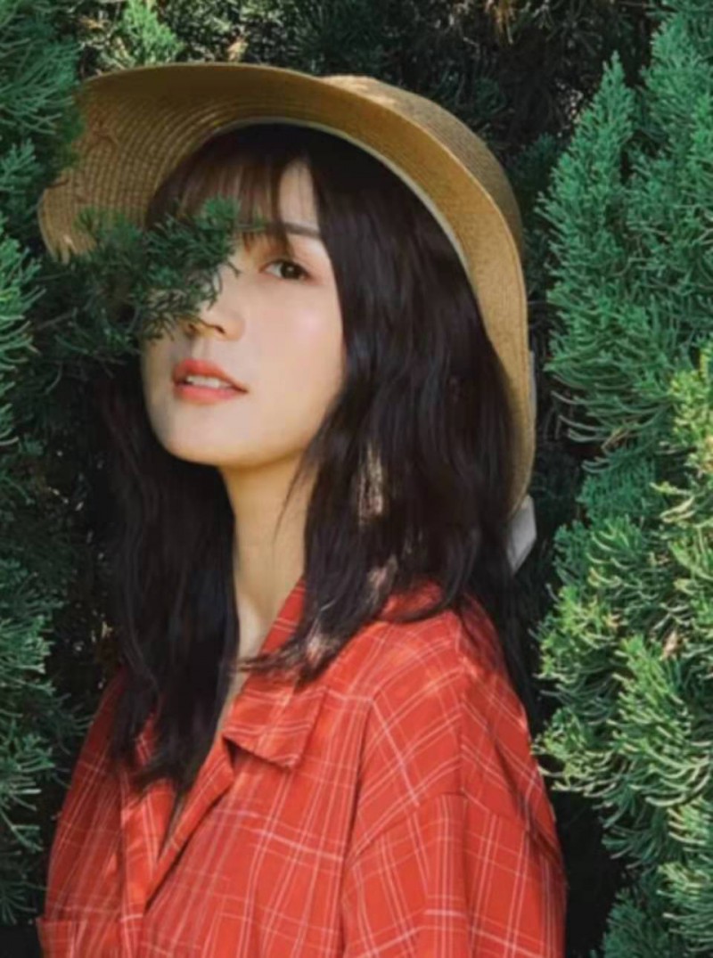 刘海贴头皮怎么蓬松用喷雾,尴尬期刘海老是贴头皮怎么做蓬松