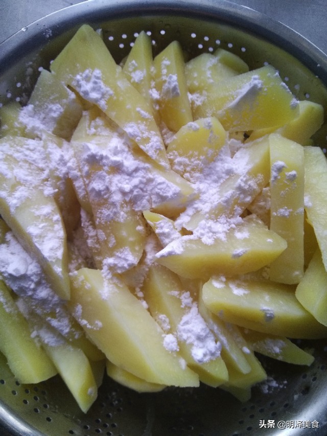 炸薯条加红薯淀粉行不行,怎么炸薯条才能炸出不软的薯条