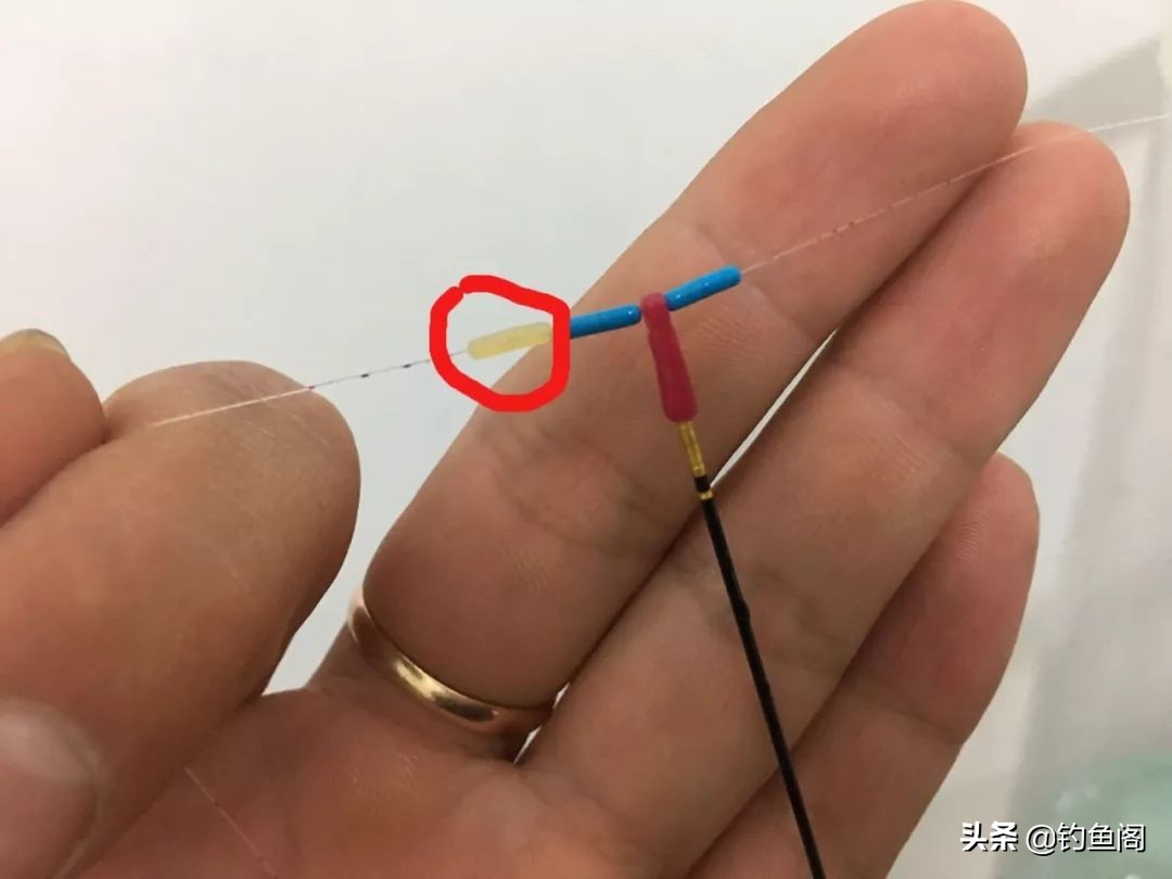 钓鲫鱼调五钓二好还是调四钓二好,带钩调漂的正确方法调四钓二图解
