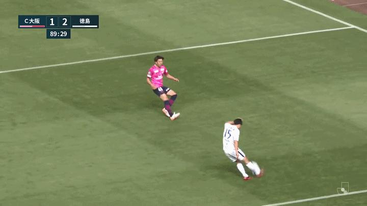 这个打入史诗级乌龙球的19岁中卫，未来不可限量