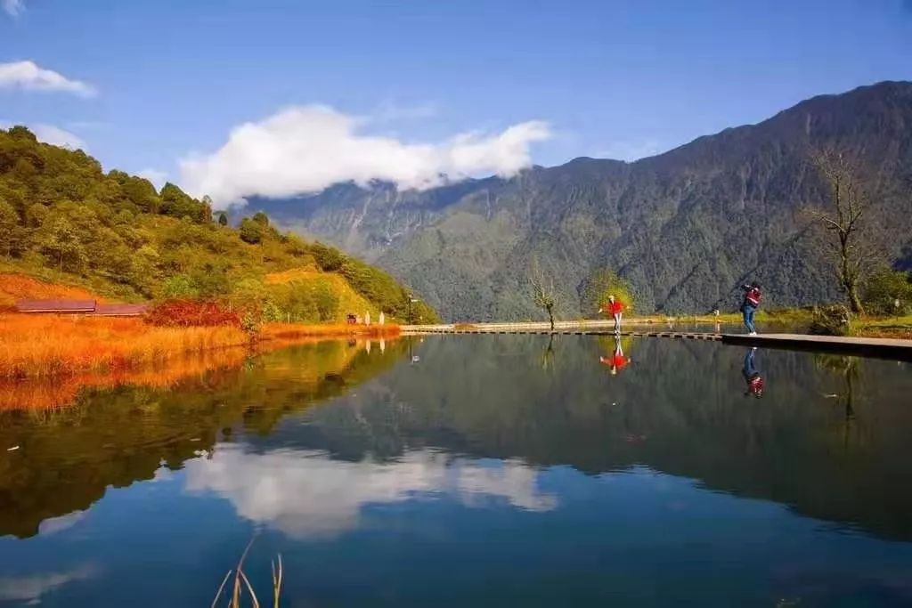 红了！黑竹沟迎来颜值巅峰，分分钟带你穿越五彩童话世界