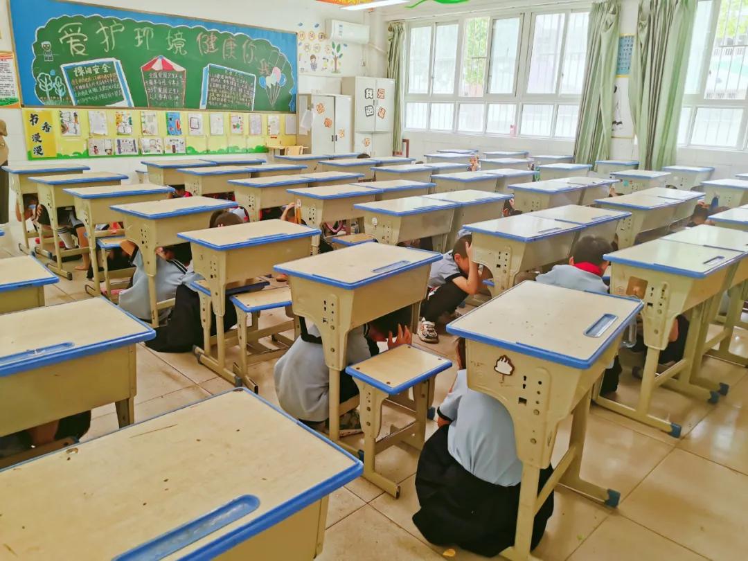 防震减灾宣传小学,防灾减灾地震来了怎么办