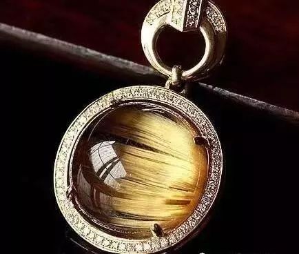 水晶的种类和区别,如何分辨天然的水晶和假的水晶