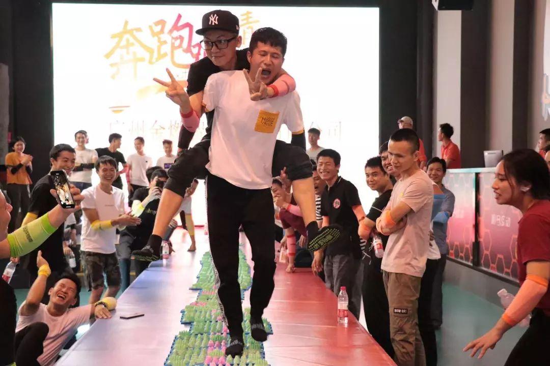 滑滑梯和蹦床乐园,弹力空间蹦床滑梯