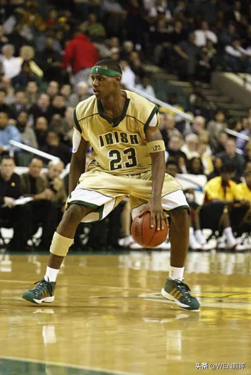 詹姆斯科比鸳鸯鞋,詹姆斯历年全明星上脚球鞋