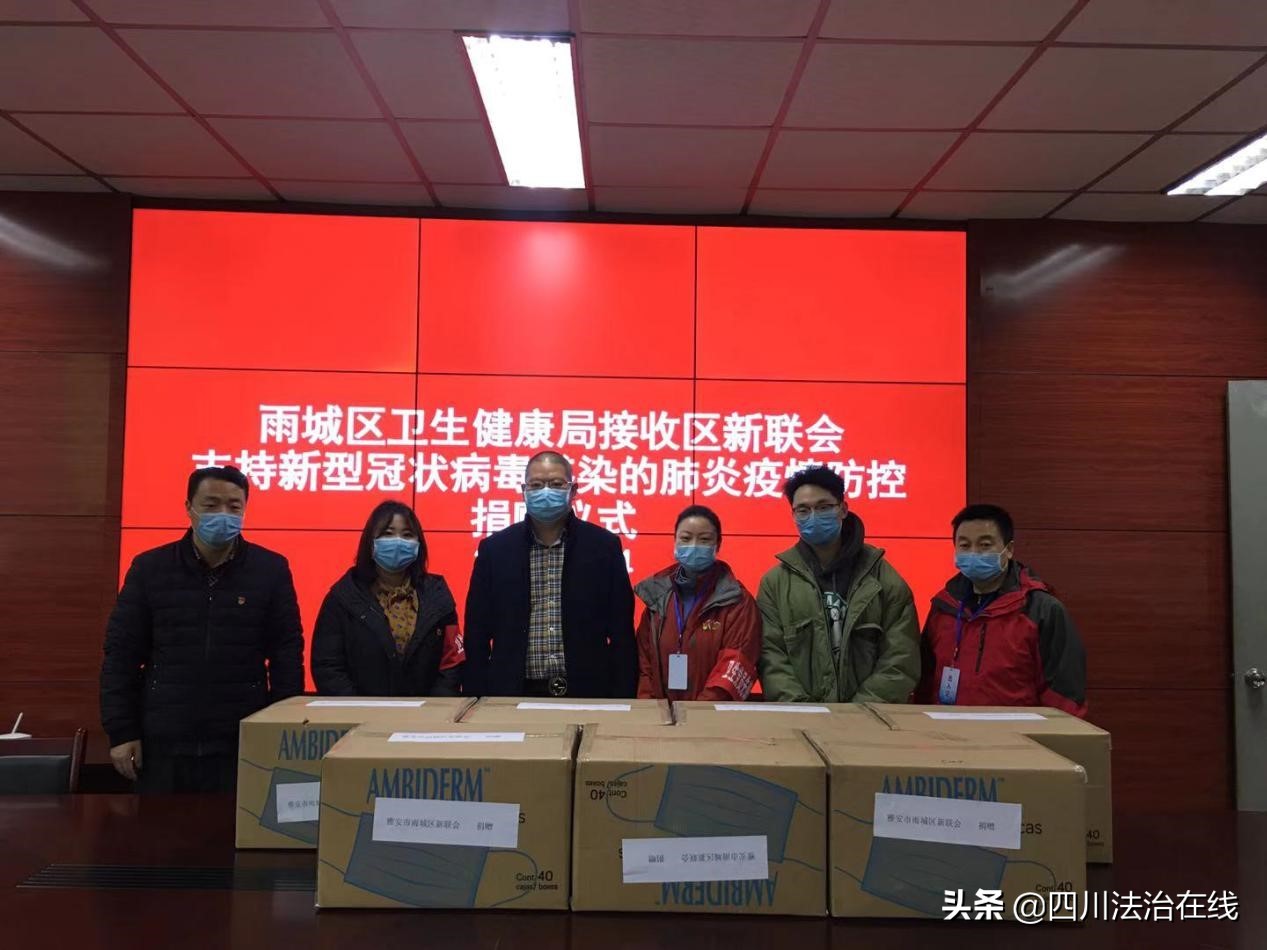 疫情阻击战中的身影,战疫中的环卫工作者