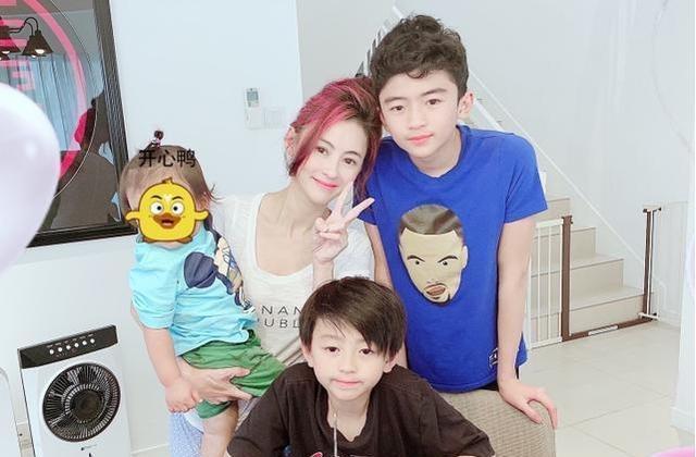 张一山这是彻底翻车了？2个月连换3个女友，网友热议两边倒