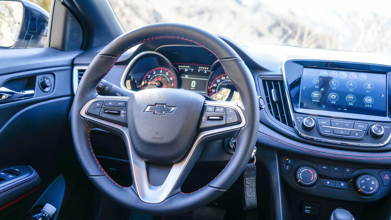 雪佛兰全新科鲁兹rs赛道动态表现,雪佛兰科鲁泽rs三缸车能不能买